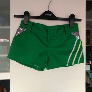 Vintage shorts w elastic waist & sequin pockets